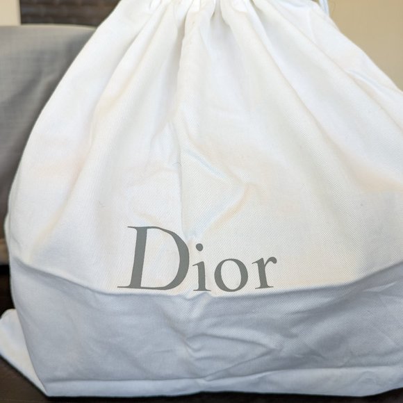 Dior Quilted Shoulder Bag in Cream with Gold Chain - Picture 11 of 14